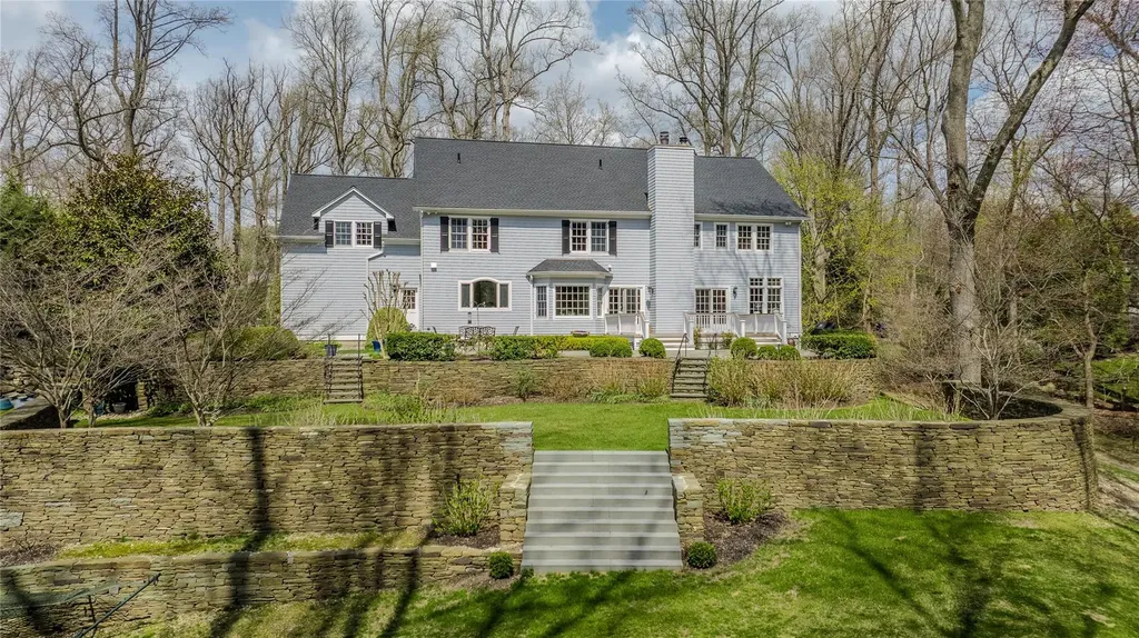 51 Lloyd Lane Lloyd Harbor NY 11743