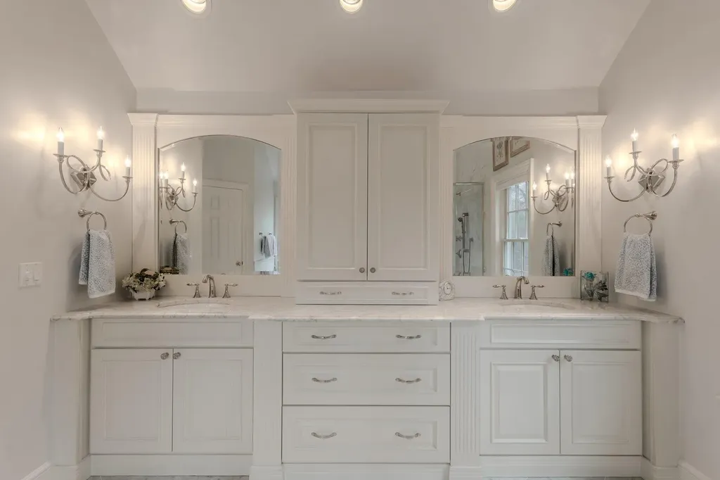 51 Lloyd Lane Lloyd Harbor NY 11743