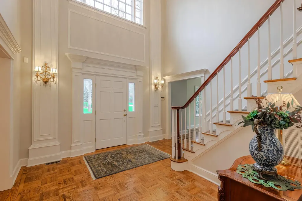 51 Lloyd Lane Lloyd Harbor NY 11743