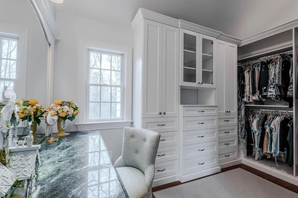 51 Lloyd Lane Lloyd Harbor NY 11743
