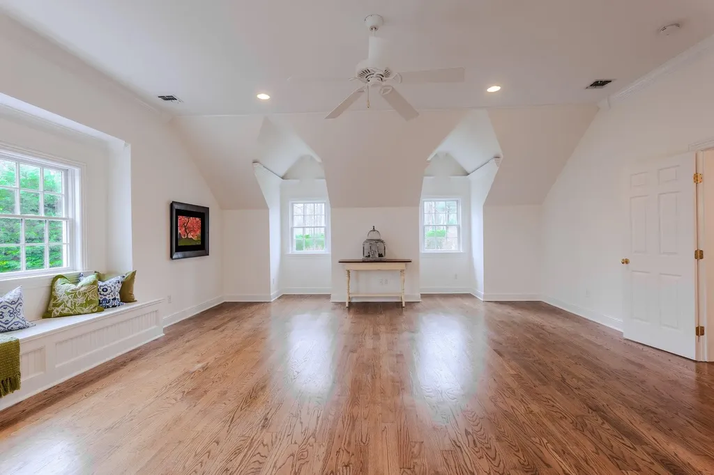 51 Lloyd Lane Lloyd Harbor NY 11743