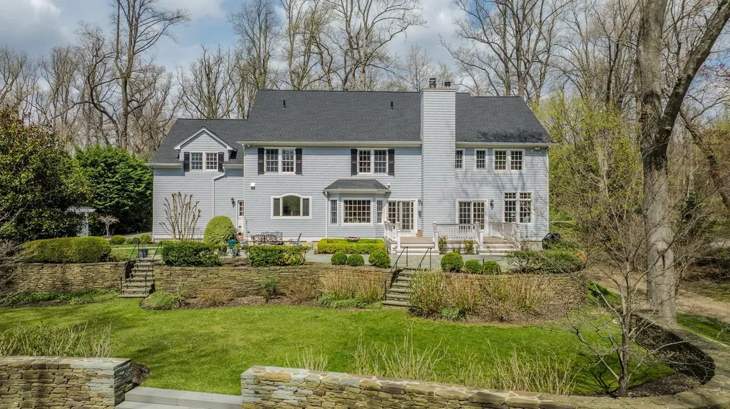 51 Lloyd Lane Lloyd Harbor NY 11743