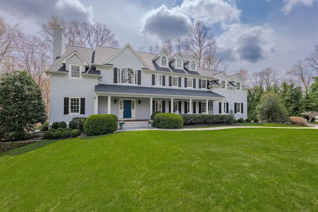 51 Lloyd Lane Lloyd Harbor NY 11743