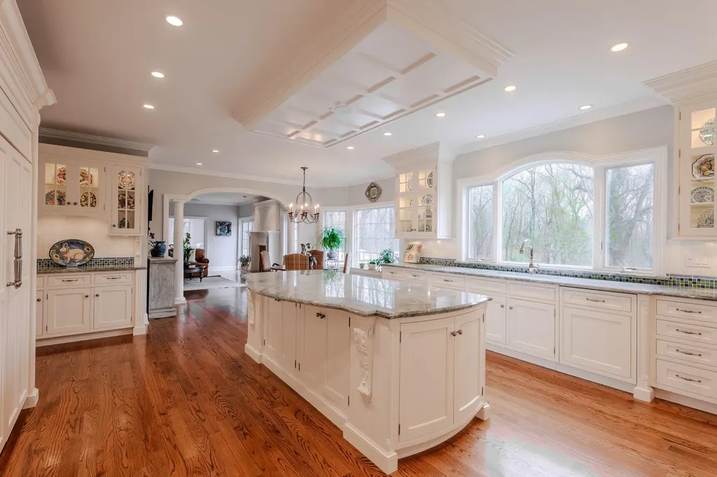 51 Lloyd Lane Lloyd Harbor NY 11743