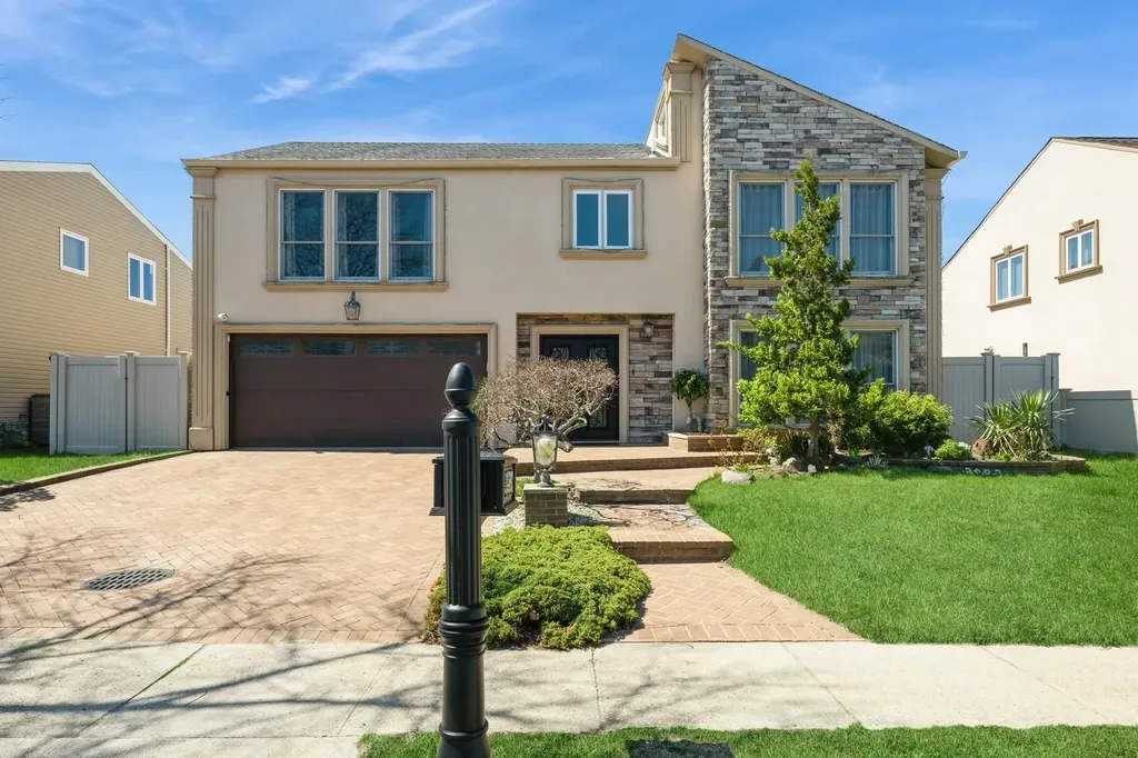 3592 Lorrie Drive Oceanside NY 11572