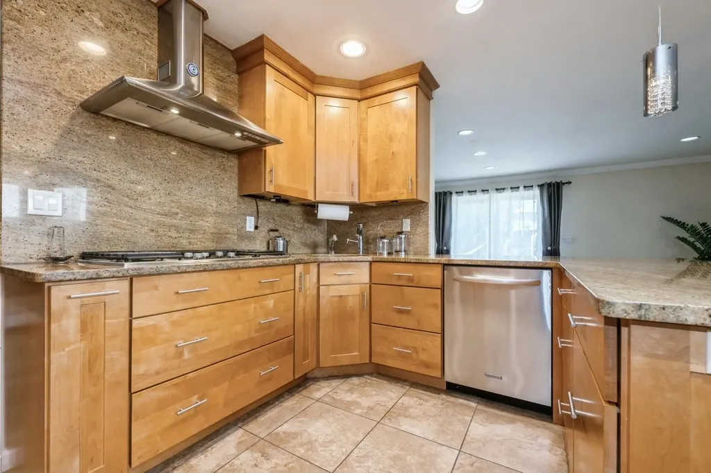 3592 Lorrie Drive Oceanside NY 11572