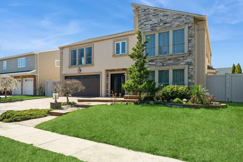 3592 Lorrie Drive Oceanside NY 11572