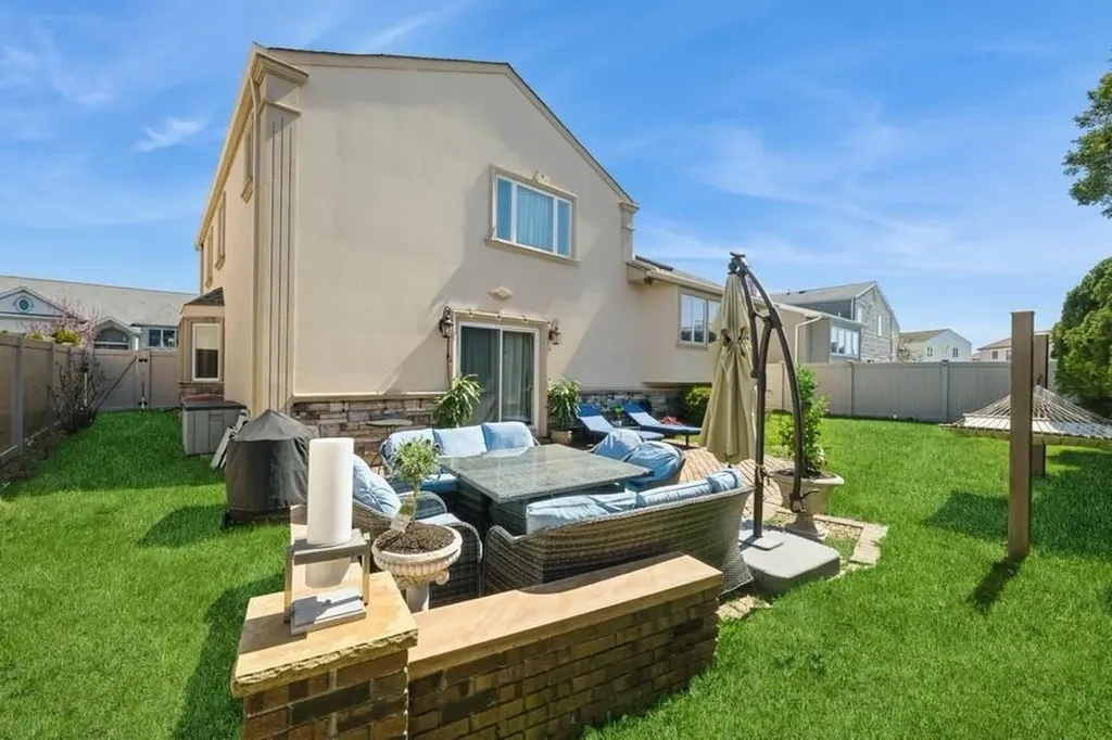 3592 Lorrie Drive Oceanside NY 11572