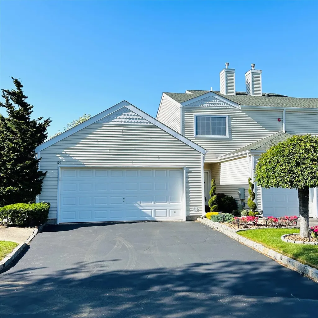 199 Gothic Circle Manorville NY 11949
