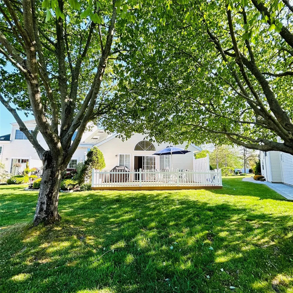 199 Gothic Circle Manorville NY 11949