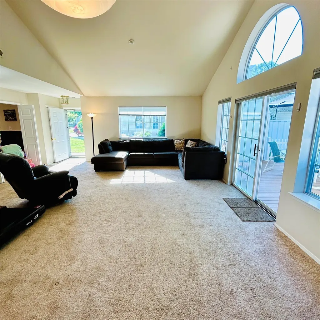 199 Gothic Circle Manorville NY 11949