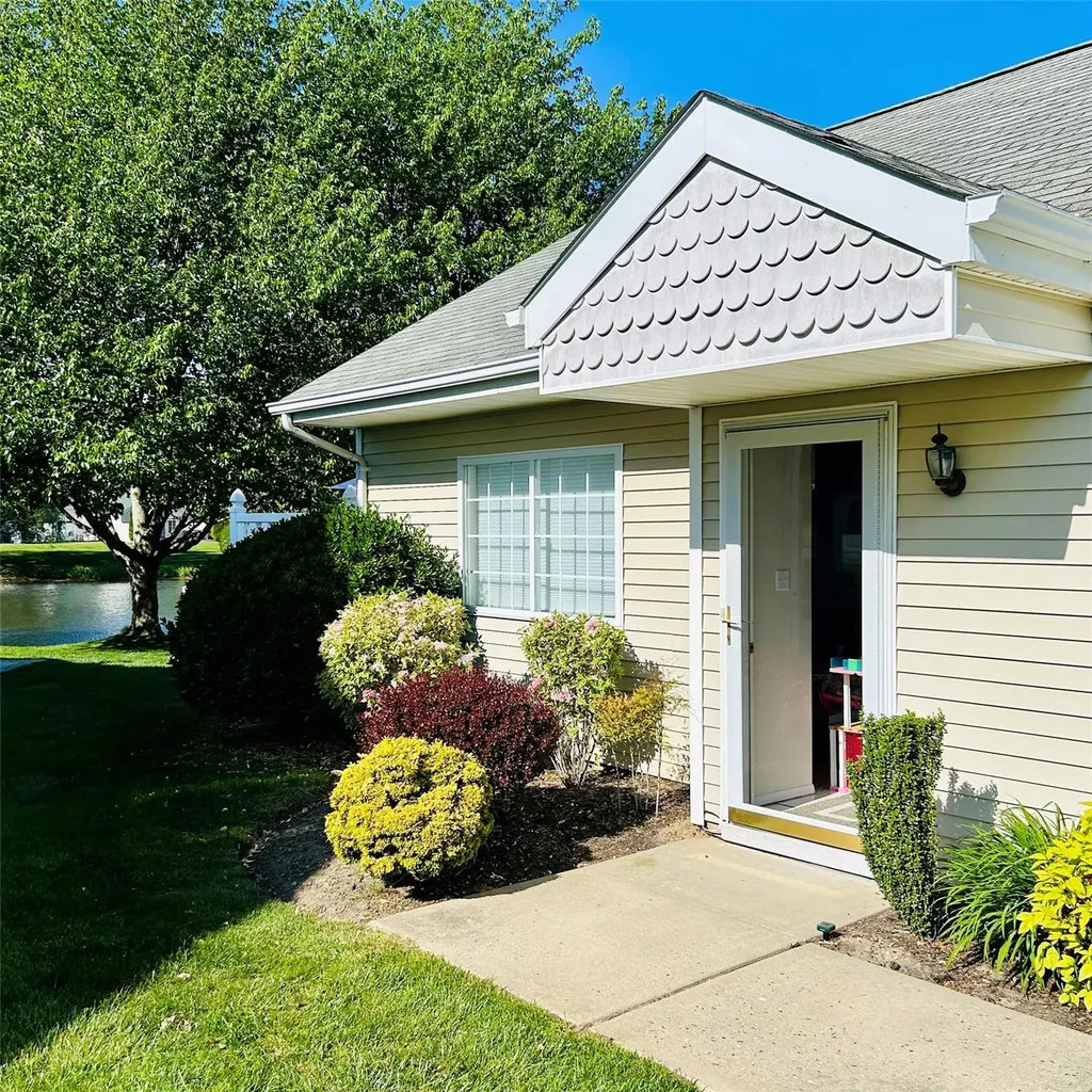 199 Gothic Circle Manorville NY 11949