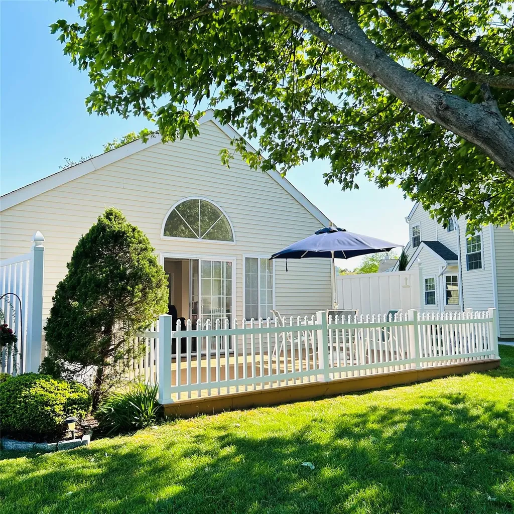 199 Gothic Circle Manorville NY 11949