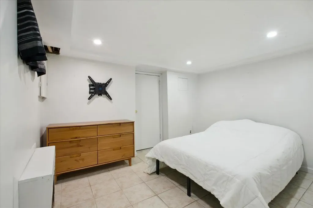 2064 E 73rd Street Brooklyn NY 11234
