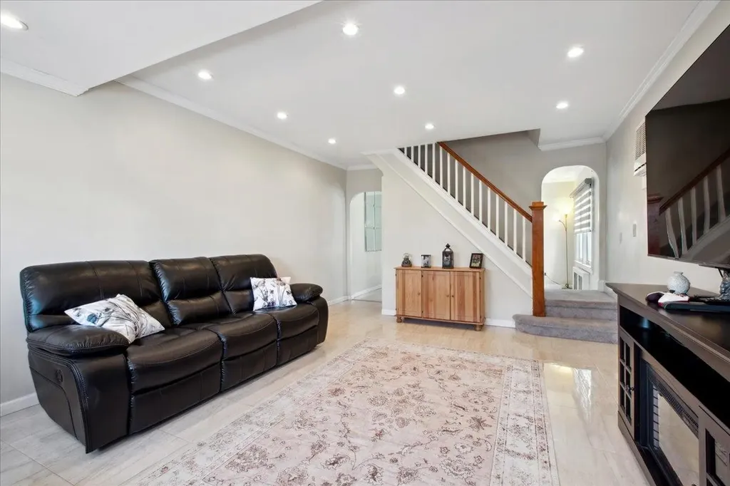 2064 E 73rd Street Brooklyn NY 11234