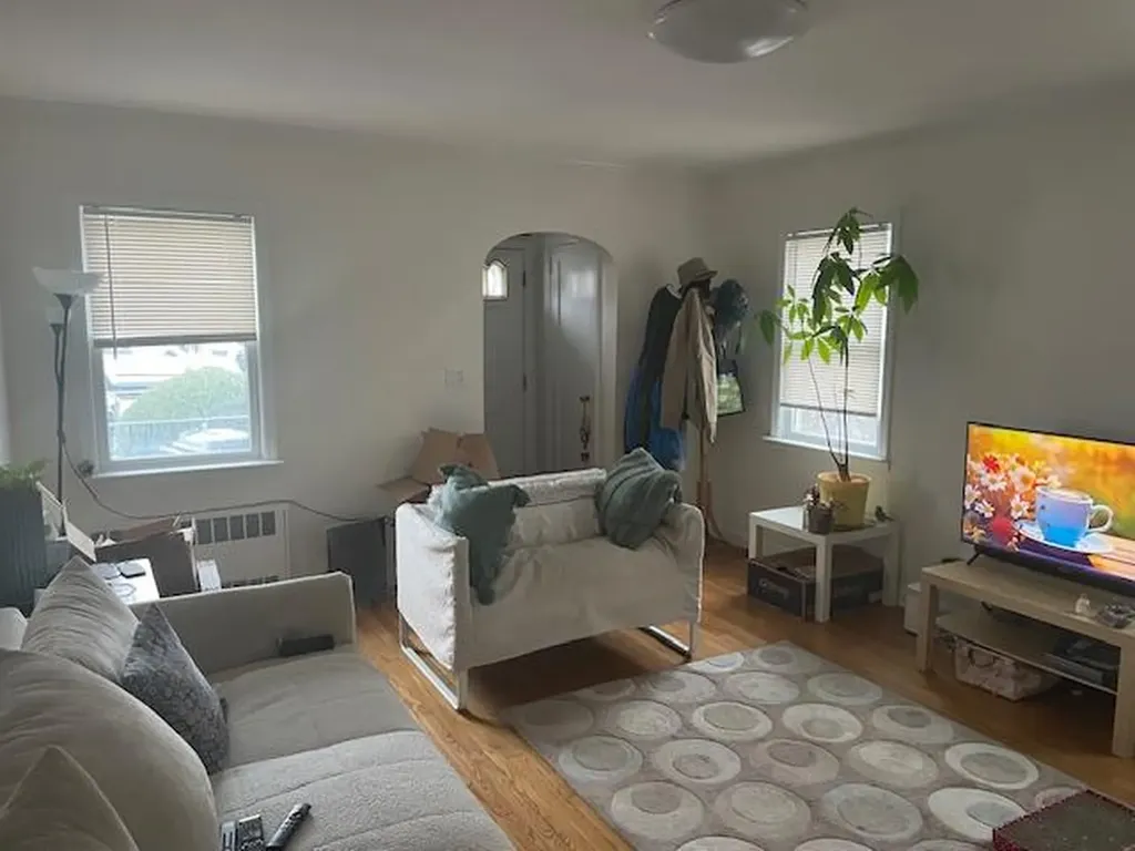 326 E Penn Street Long Beach NY 11561