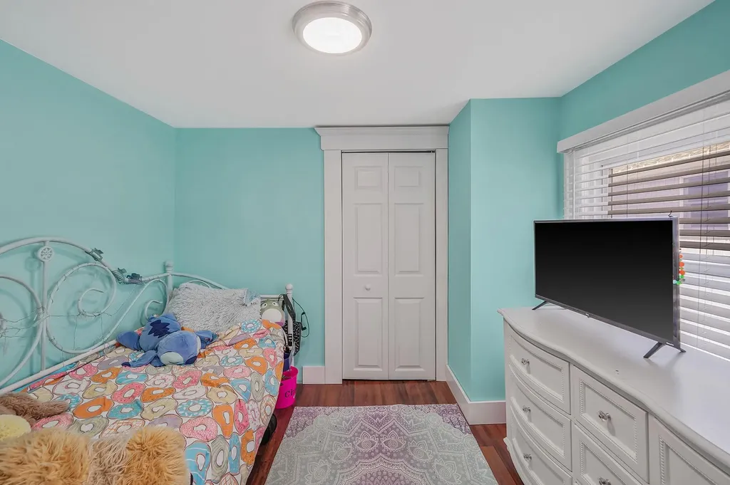 267 Smith Avenue Islip NY 11751