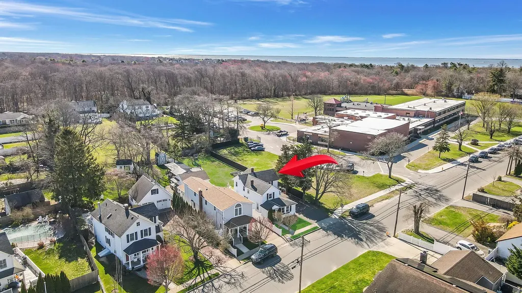 267 Smith Avenue Islip NY 11751