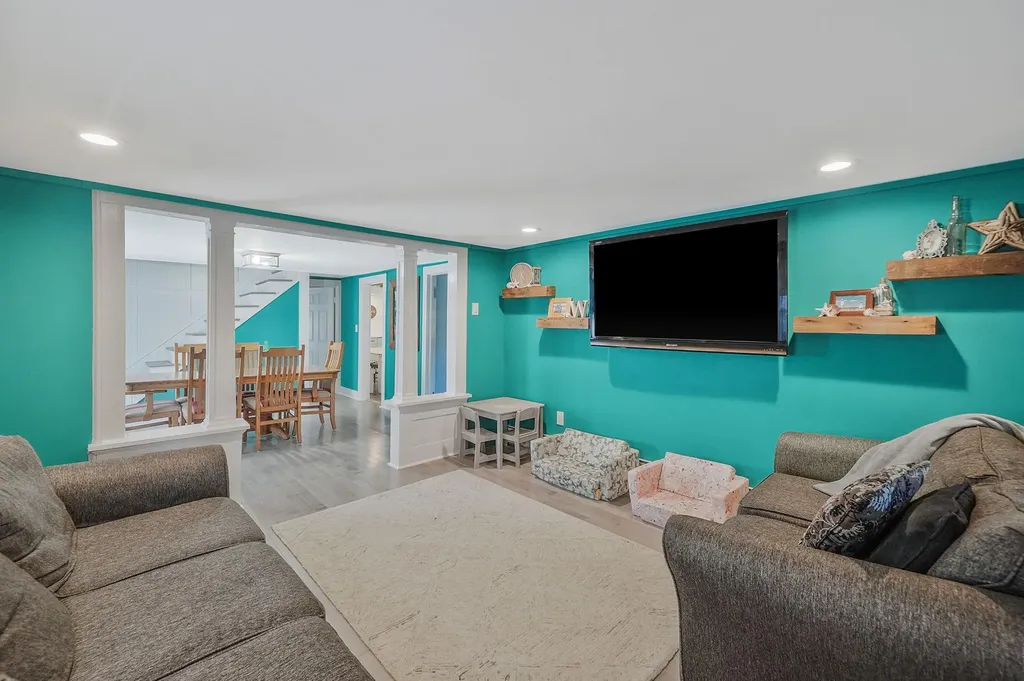 267 Smith Avenue Islip NY 11751
