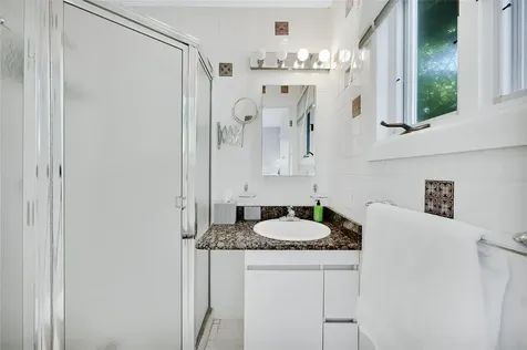 33 Bayberry Lane Amagansett NY 11930