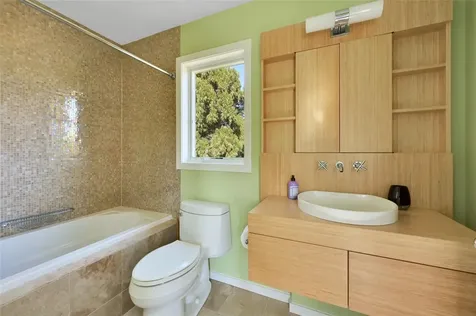 33 Bayberry Lane Amagansett NY 11930