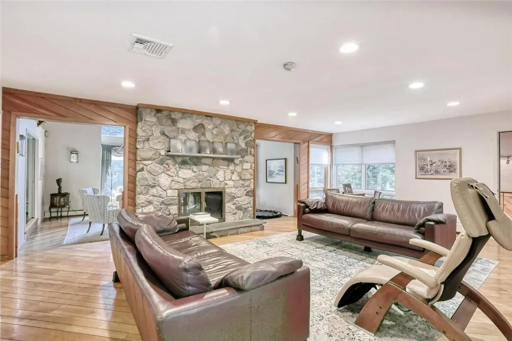 4 Misty Lane Suffern NY 10901