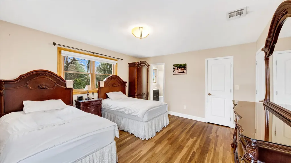 60 Gottlieb Drive Pearl River NY 10965