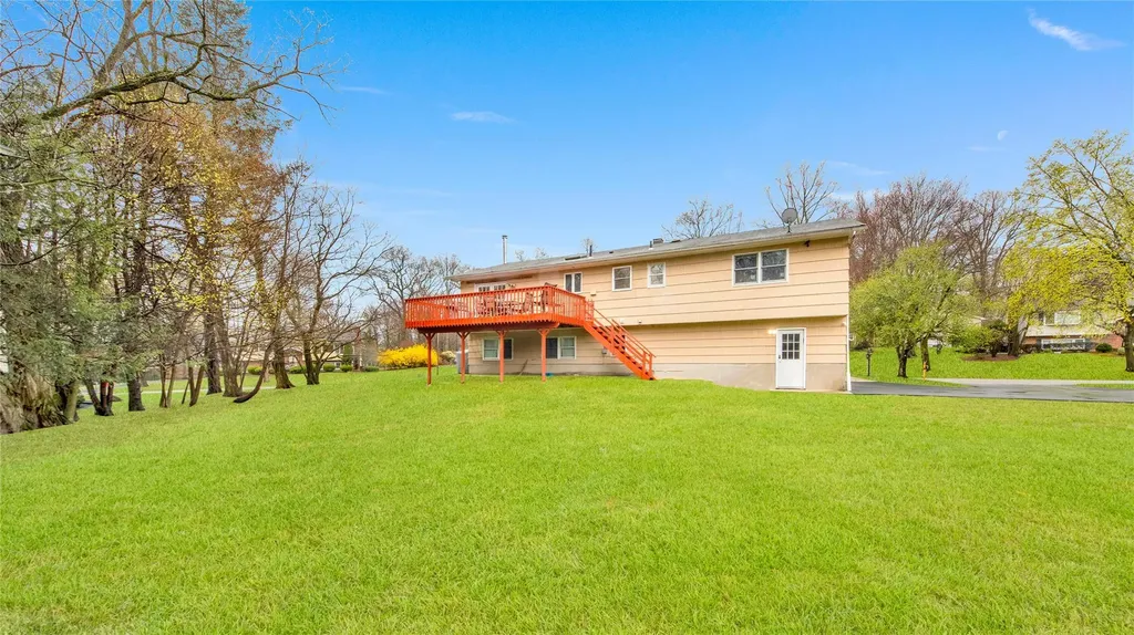 60 Gottlieb Drive Pearl River NY 10965
