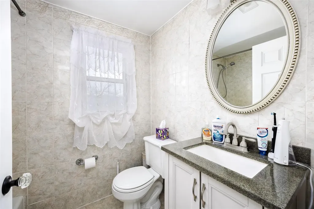 384 Columbus Avenue West Babylon NY 11704