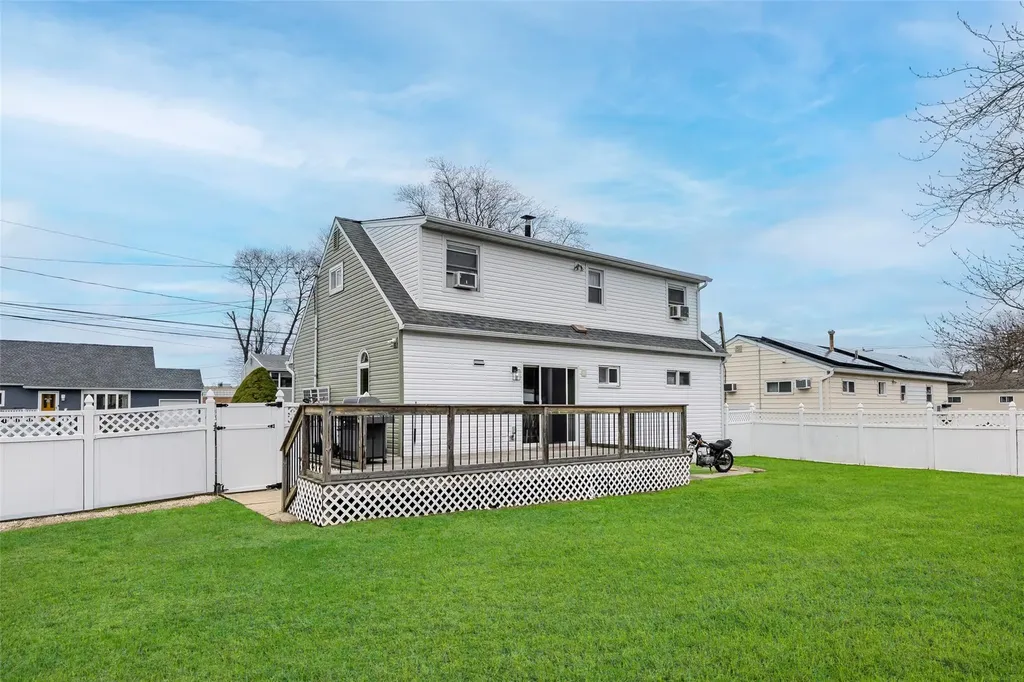 384 Columbus Avenue West Babylon NY 11704