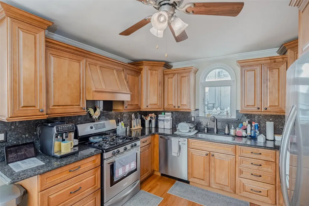 384 Columbus Avenue West Babylon NY 11704