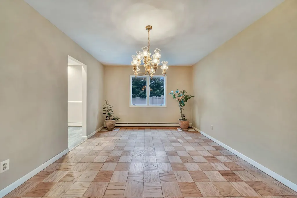 1 Kent Place Smithtown NY 11787