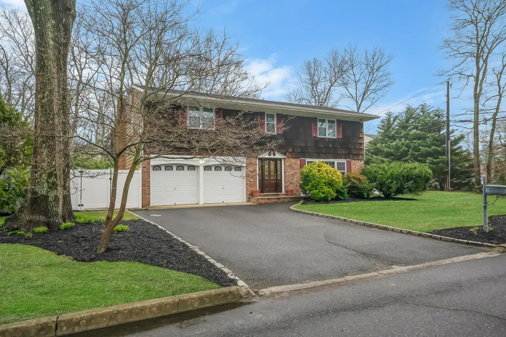 1 Kent Place Smithtown NY 11787