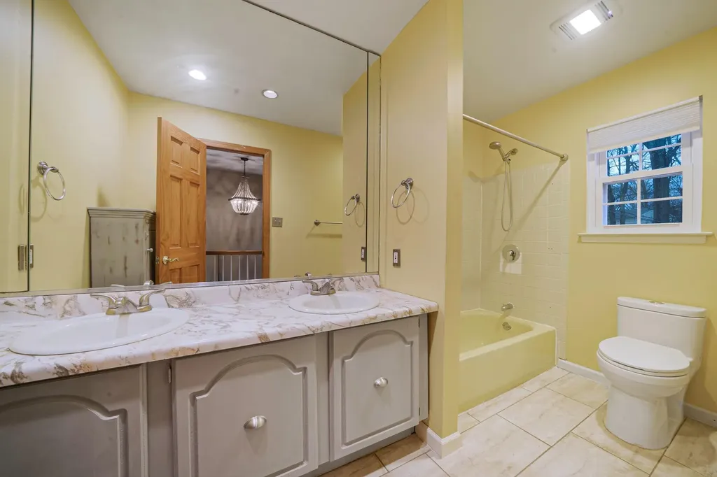 1 Kent Place Smithtown NY 11787