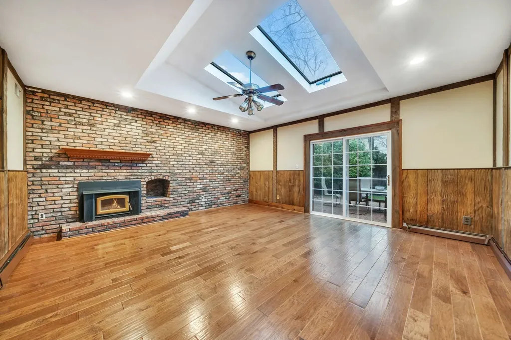 1 Kent Place Smithtown NY 11787