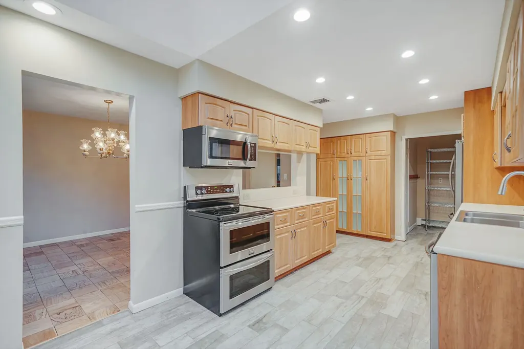 1 Kent Place Smithtown NY 11787