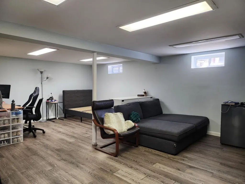 12 Jamaica Avenue Plainview NY 11803
