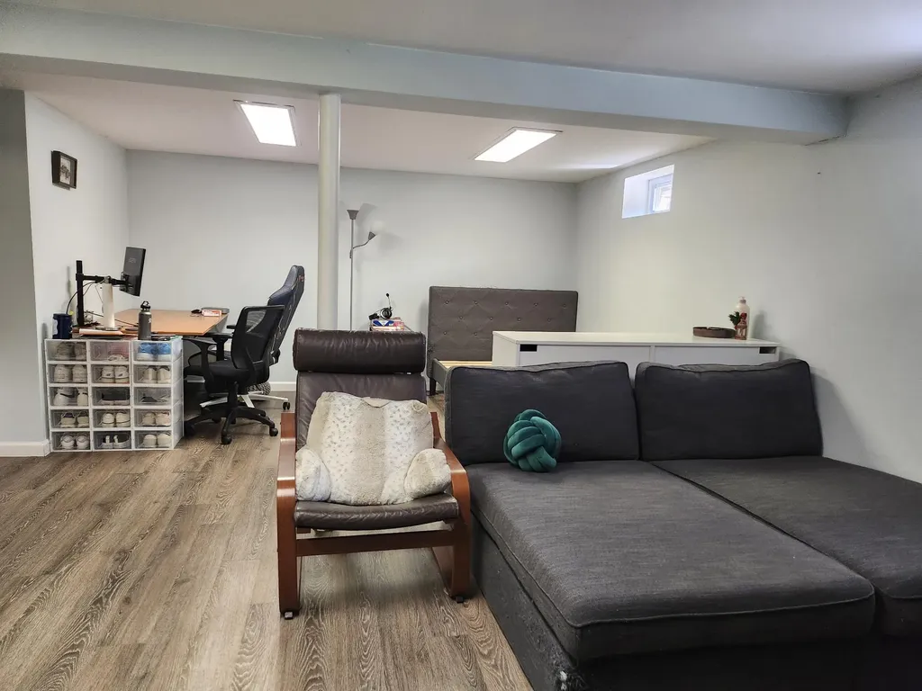 12 Jamaica Avenue Plainview NY 11803