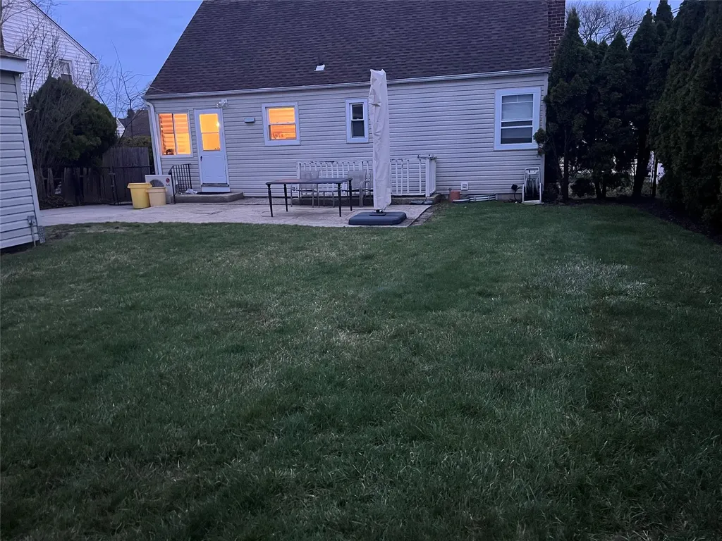 12 Jamaica Avenue Plainview NY 11803