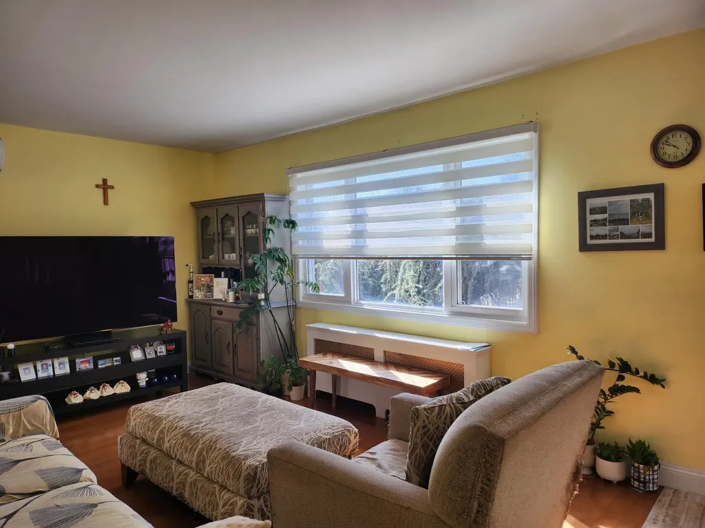 12 Jamaica Avenue Plainview NY 11803