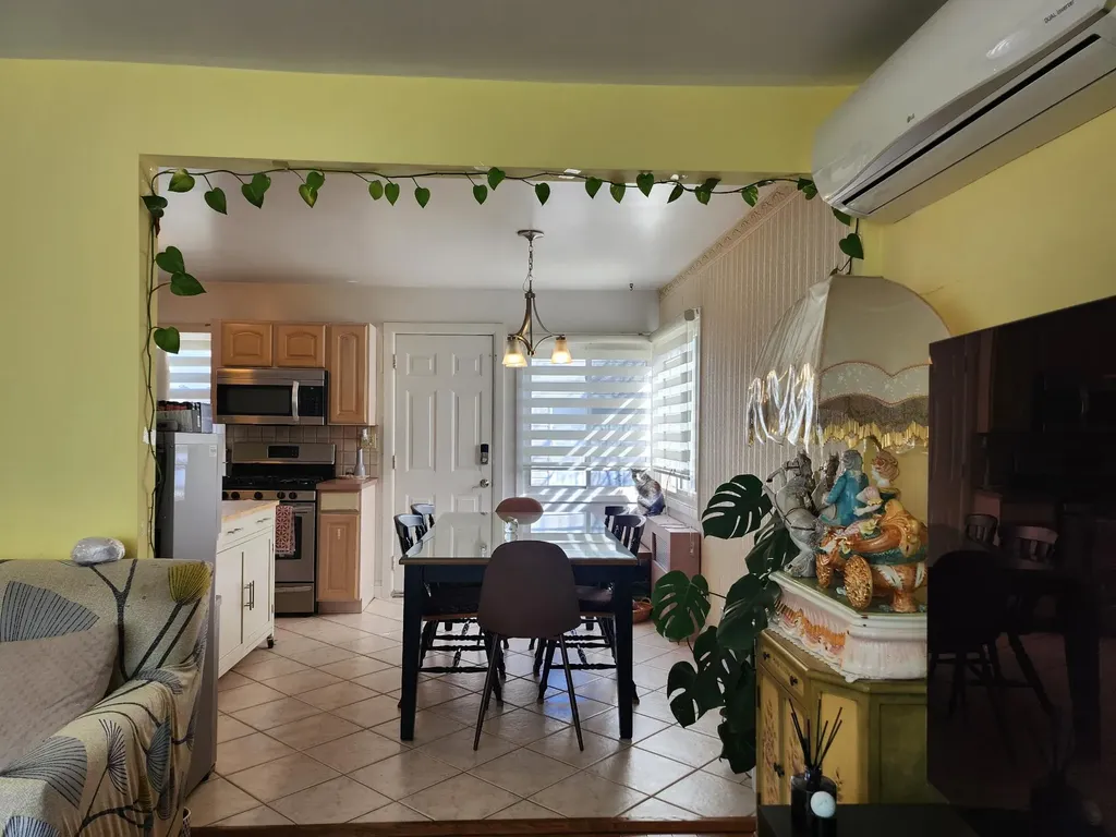 12 Jamaica Avenue Plainview NY 11803