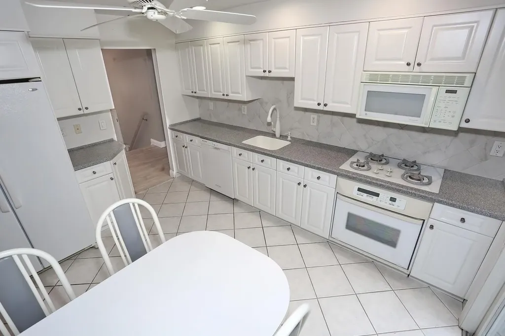 9 Crabapple Lane Nanuet NY 10954