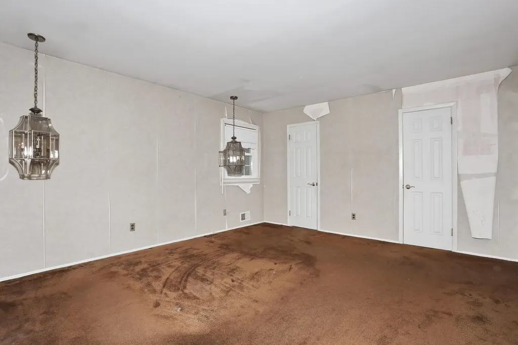 9 Crabapple Lane Nanuet NY 10954