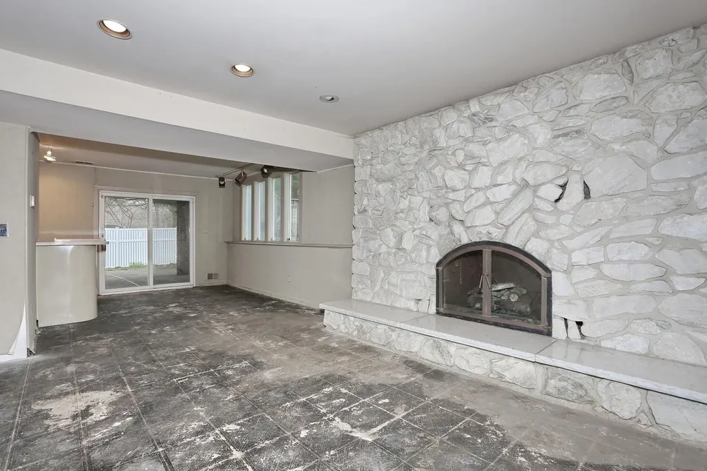 9 Crabapple Lane Nanuet NY 10954