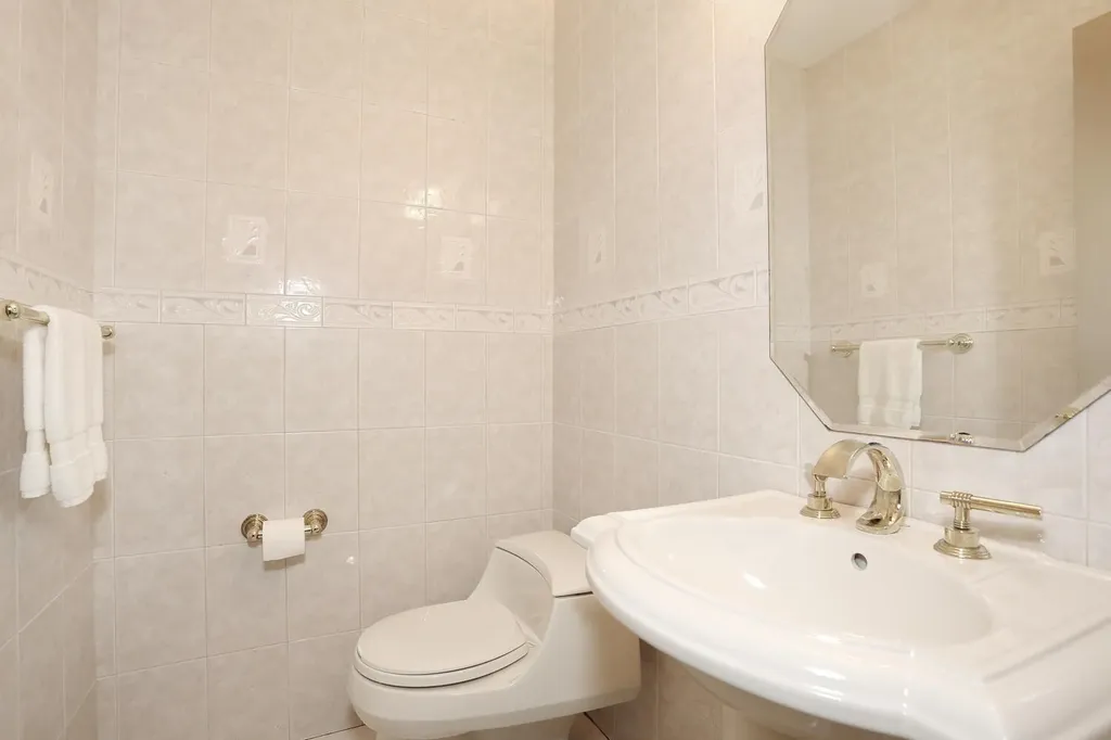 9 Crabapple Lane Nanuet NY 10954
