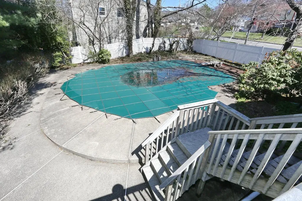 9 Crabapple Lane Nanuet NY 10954