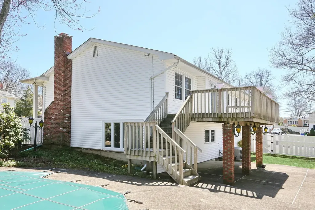 9 Crabapple Lane Nanuet NY 10954