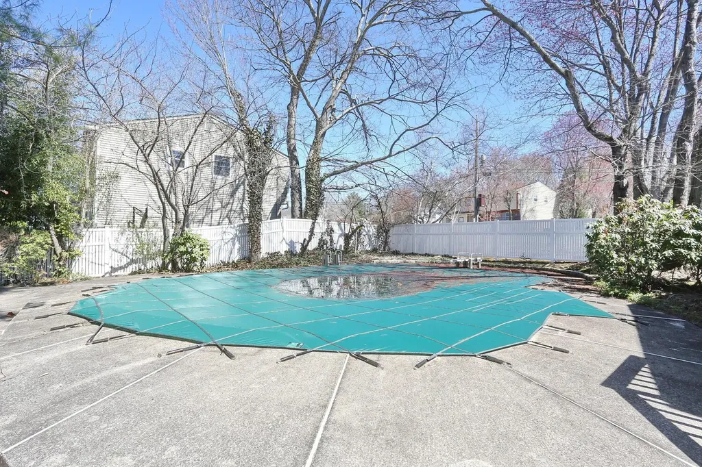9 Crabapple Lane Nanuet NY 10954