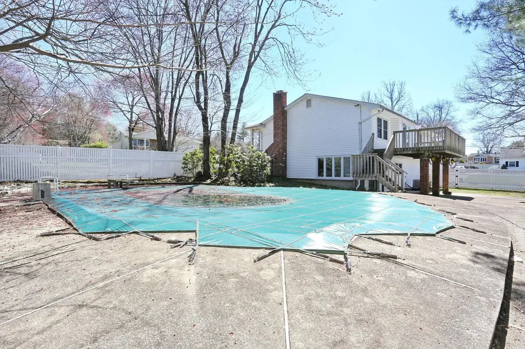 9 Crabapple Lane Nanuet NY 10954