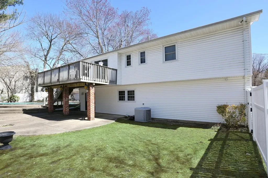 9 Crabapple Lane Nanuet NY 10954